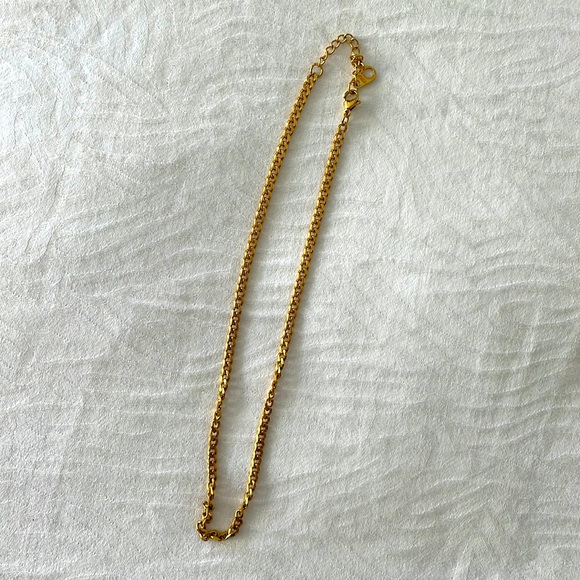 Dainty gold Cuban chain necklace - Picture 2 of 2